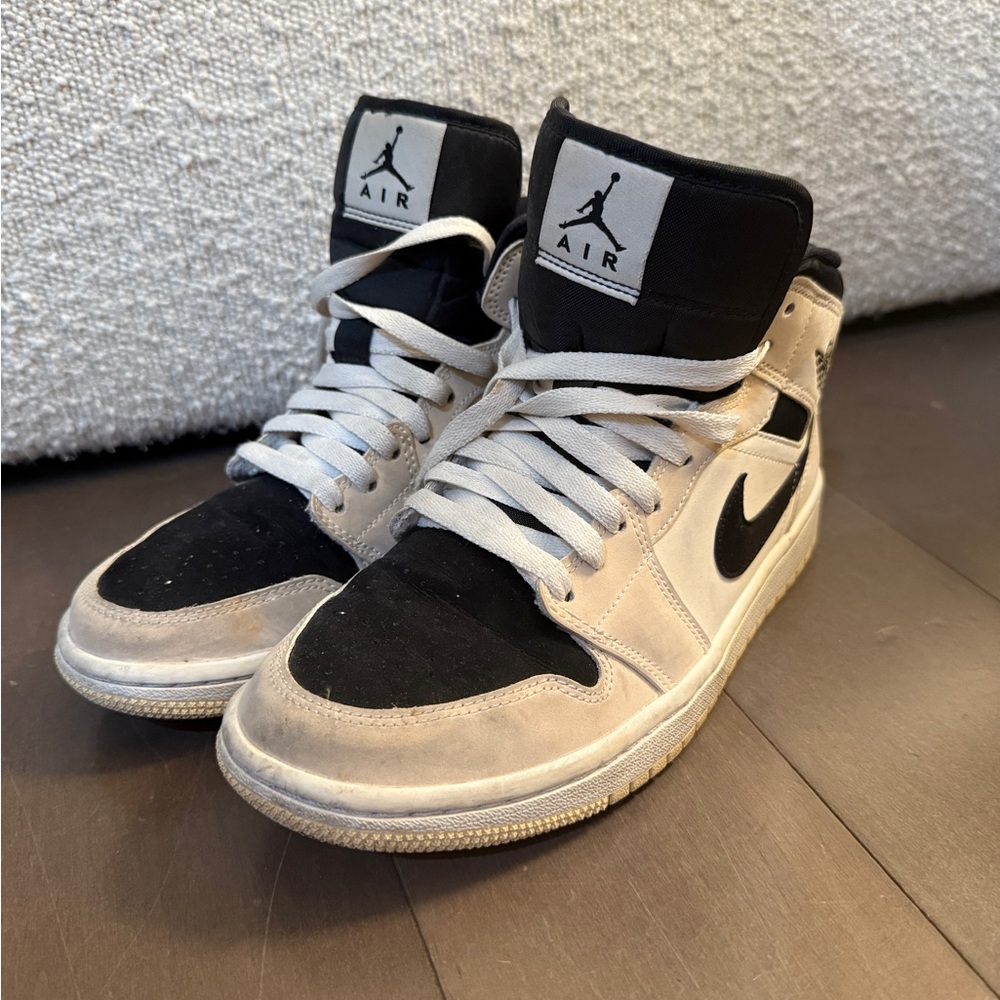 Nike Air Men's Black and Cream Sneakers
